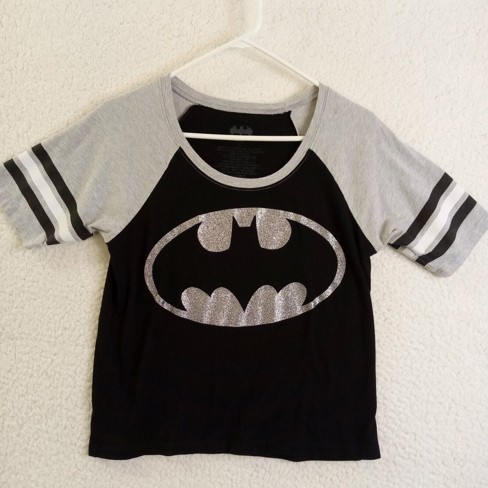 Batman T-Shirt Kids XL Short Sleeve Bat Signal Black and Silver Cotton/Poly